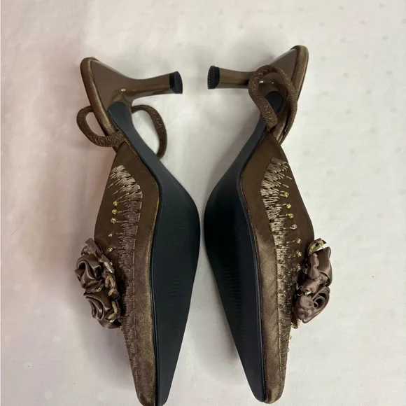 John Fashion Beaded Roses Elegant Slingback Taupe Formal Heels - Picture 5 of 7